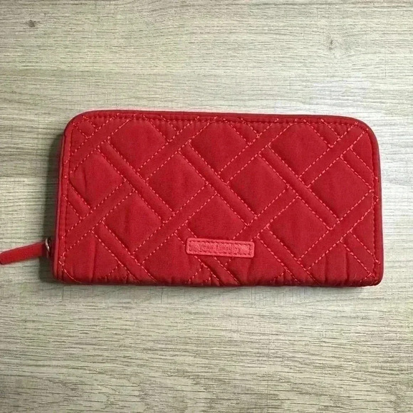 Vera Bradley red quilted zip around wallet - Picture 1 of 4